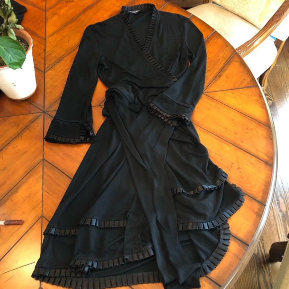 Diane Von Furstenberg Dresses & Skirts - Diane Von Furstenberg Earna Black Wrap Dress